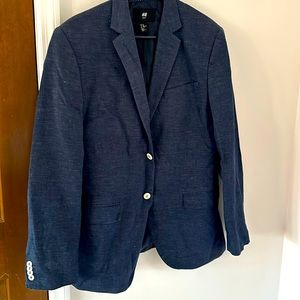 H&M slim fit men’s sport coat. Size 44R (US) 54 (EUR). Darker blue material